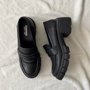 Cushionaire Pierce Platform Lug Sole Loafer